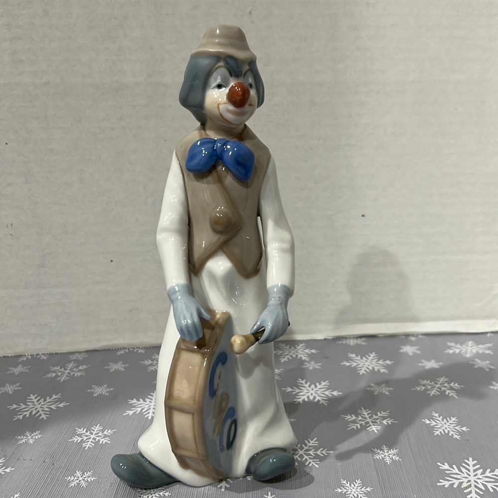 Casades Clown Circus Drum Porcelain Figurine, Made in Spain.